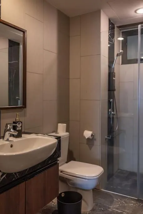 Deluxe Seaview Suite Twin Bed By The Only Bnb Tanjung Tokong